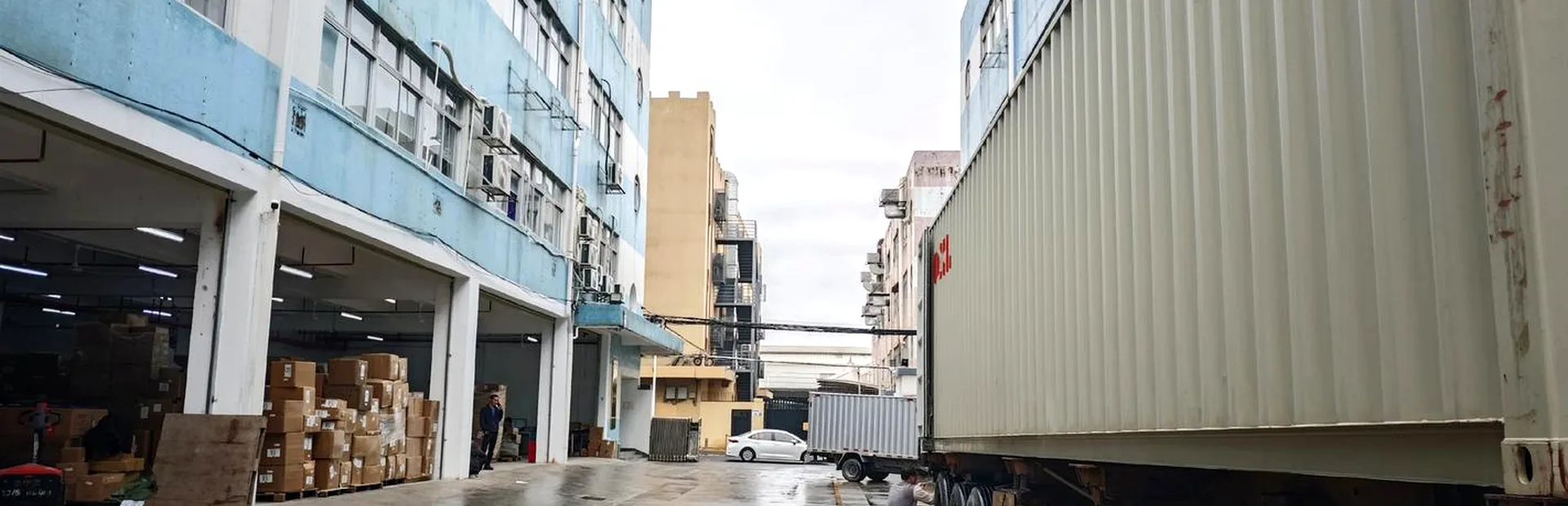 海运拼箱货柜装运